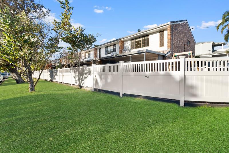 2/74 Kate St, Woody Point, QLD 4019