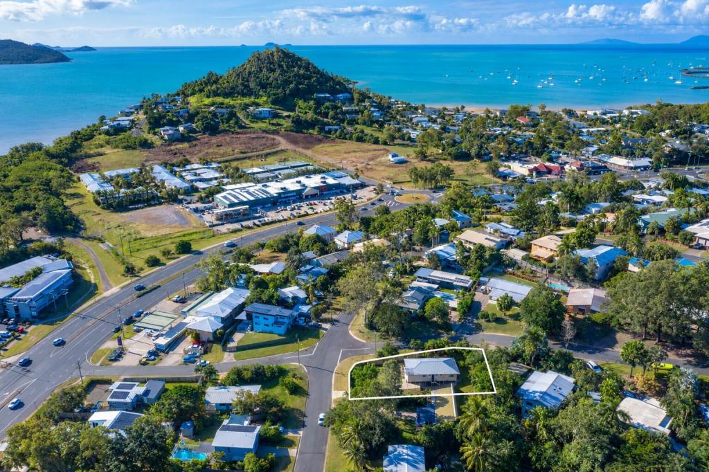 11 Wambiri St, Cannonvale, QLD 4802