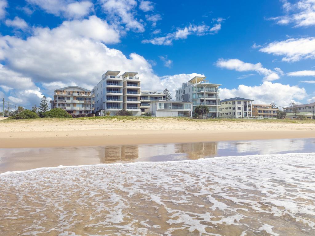 2/349 Golden Four Dr, Tugun, QLD 4224