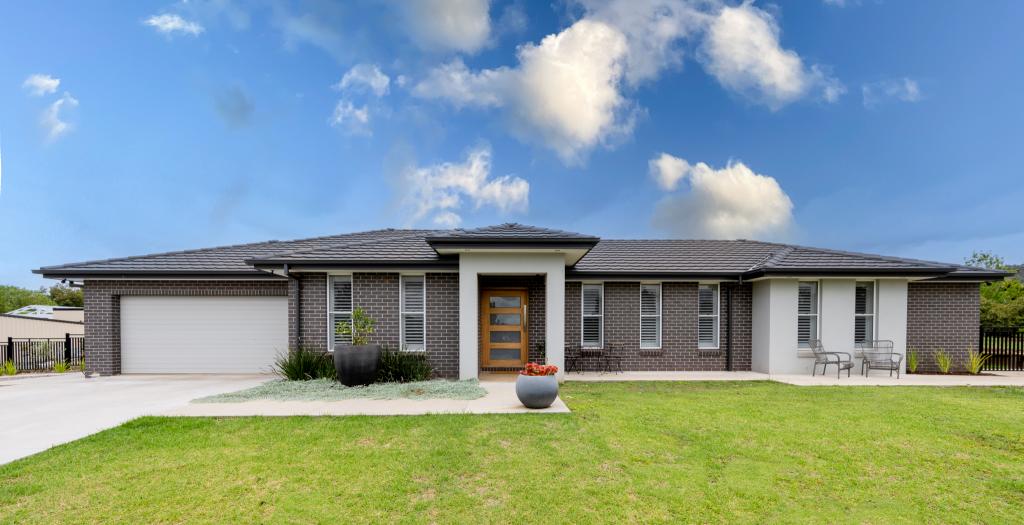 4 Mogo Pl, Moore Creek, NSW 2340