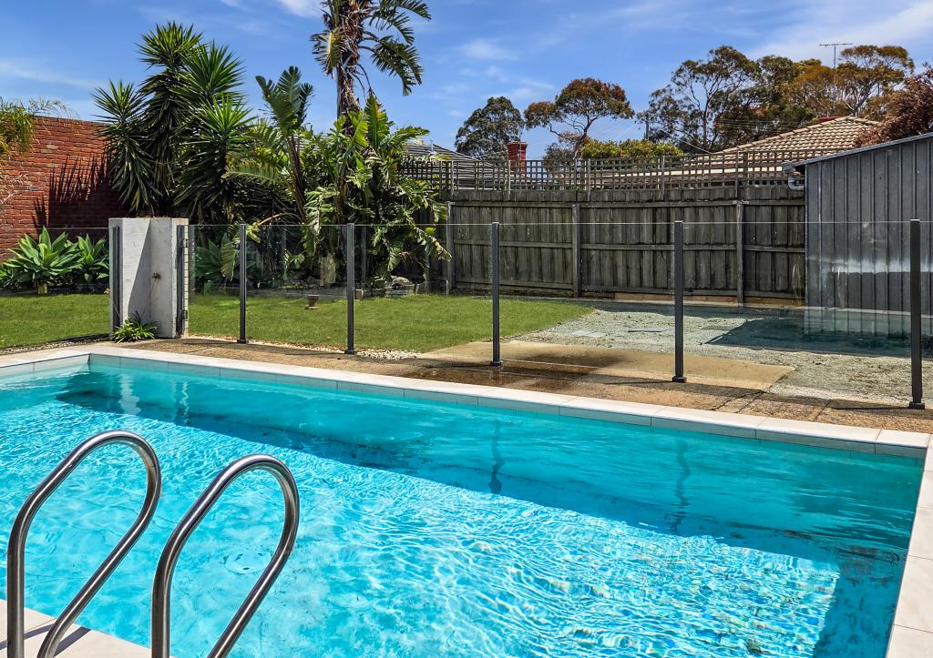 6 Wingarra Dr, Grovedale, VIC 3216