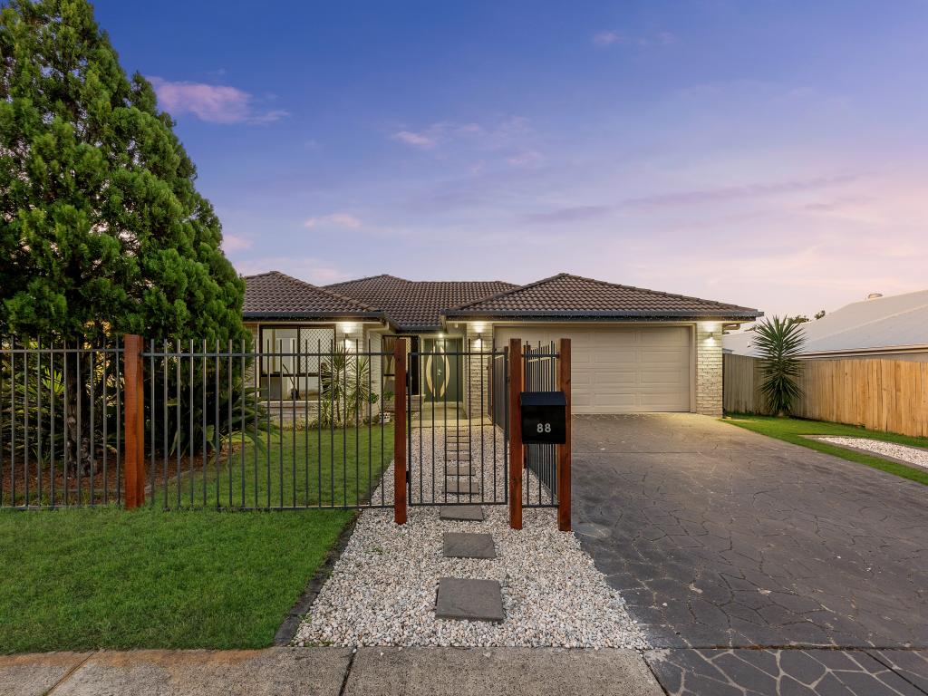 88 Lakes Entrance Dr, Springfield Lakes, QLD 4300