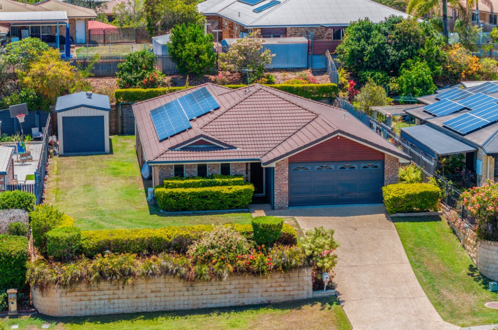 9 Wyara Cl, Clinton, QLD 4680