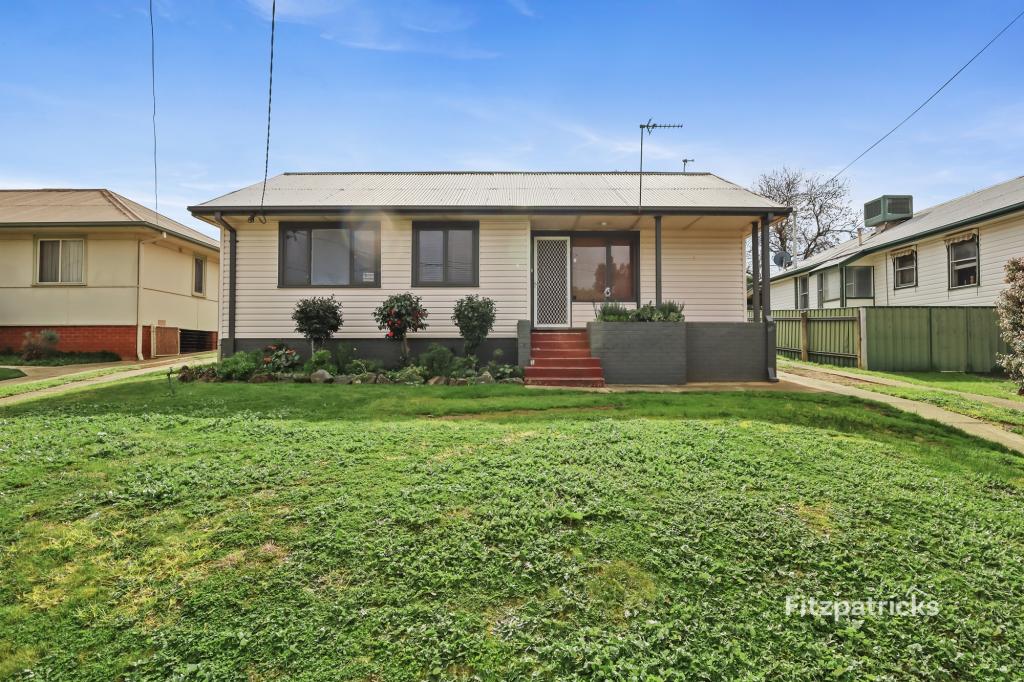 17 Gilmore Ave, Mount Austin, NSW 2650