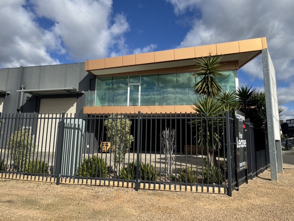 1/13 Glenville Dr, Melton, VIC 3337