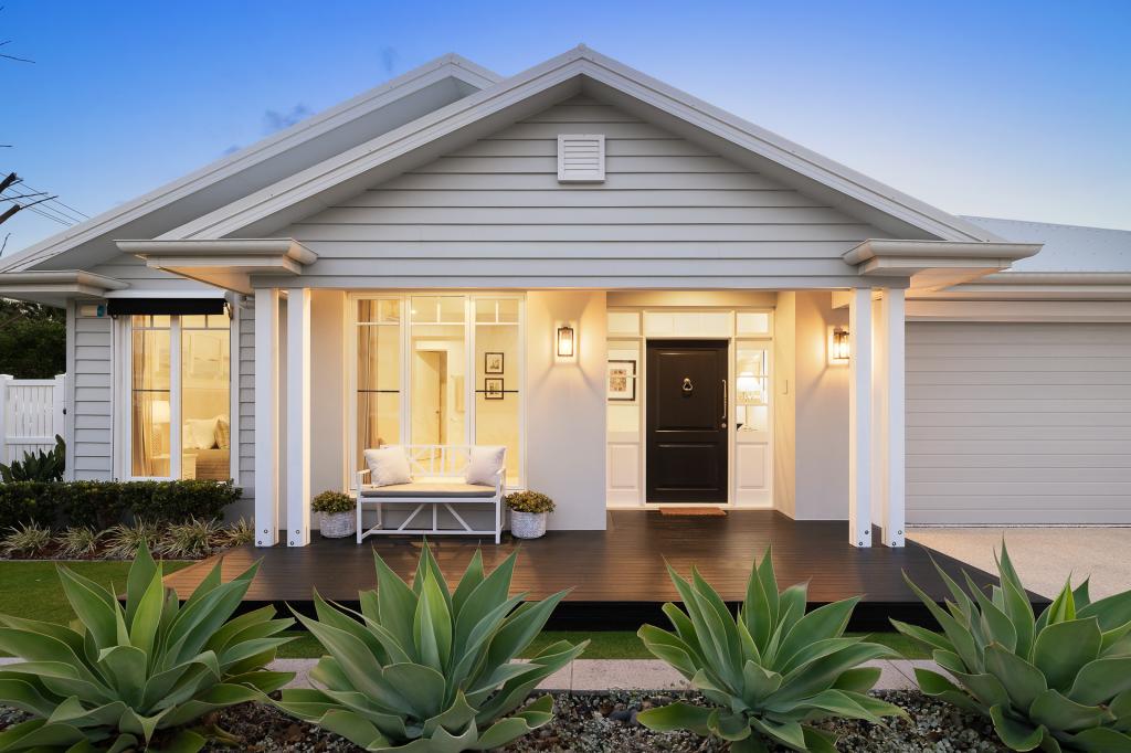 9 Eagle Ave, Burleigh Waters, QLD 4220