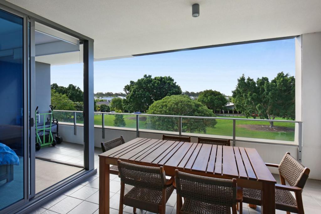 203/11 Compass Dr, Biggera Waters, QLD 4216