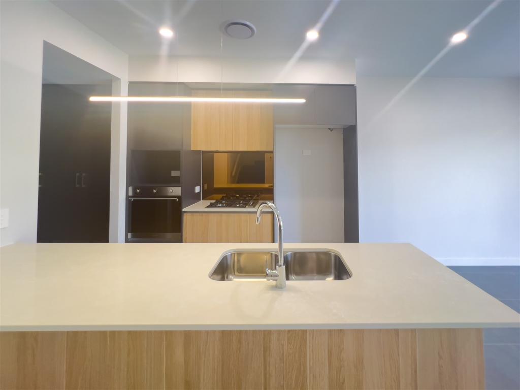 64/1 Lake Serenity Bvd, Helensvale, QLD 4212