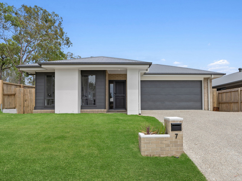 7 Maximillian Cres, Deebing Heights, QLD 4306