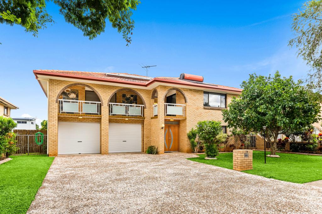 34 Carnaby St, Macgregor, QLD 4109