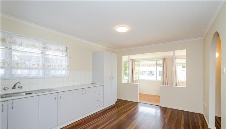 26 Charles St, West Gladstone, QLD 4680