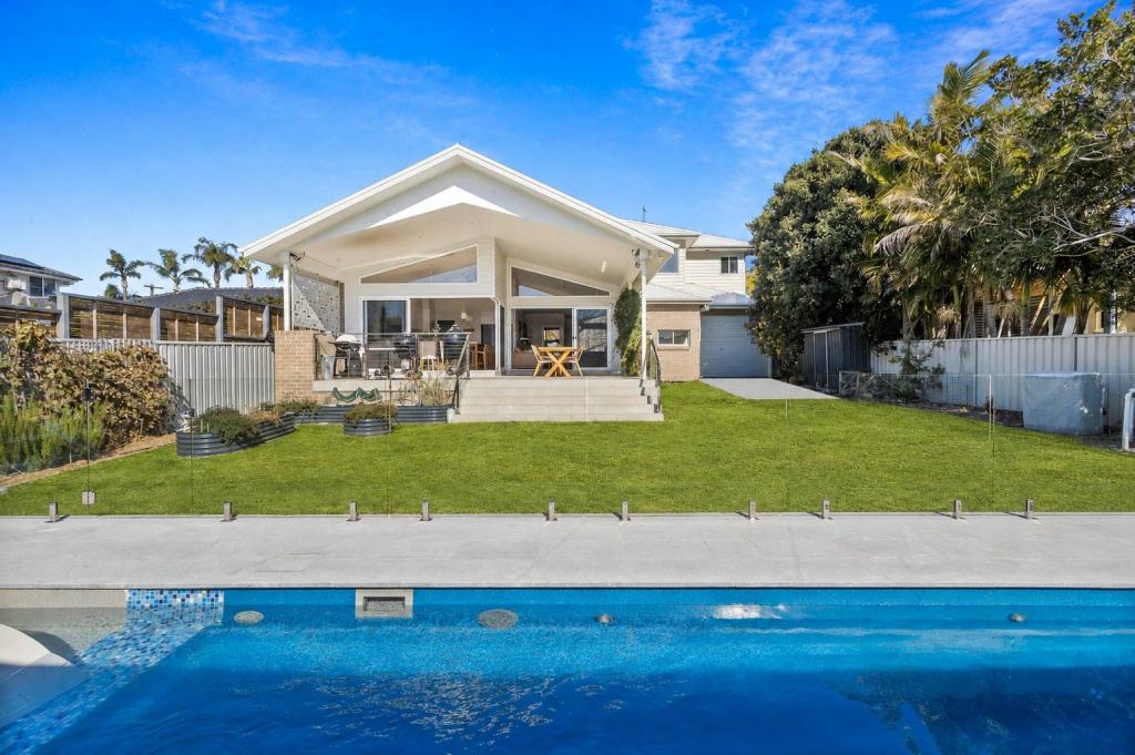 2 Jenner Ave, Towradgi, NSW 2518