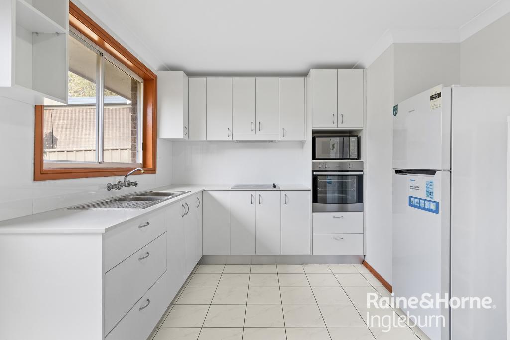 2/6 Bensley Rd, Macquarie Fields, NSW 2564