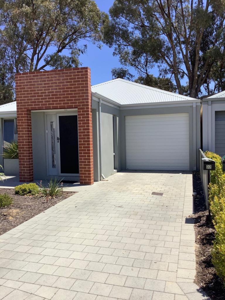 32 Encourage Loop, Dudley Park, WA 6210