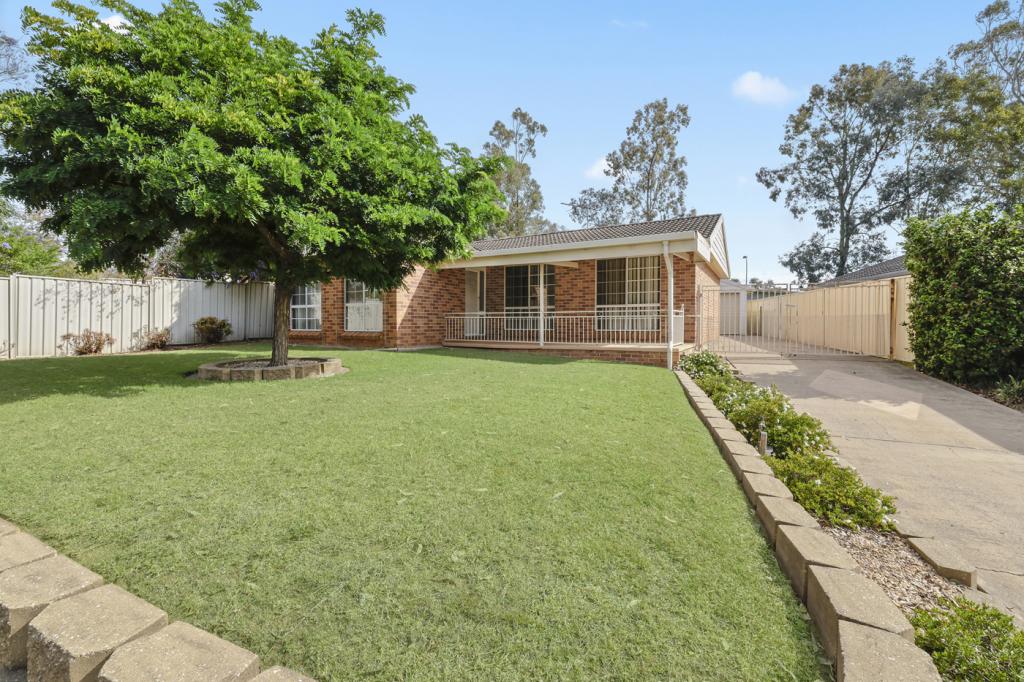 3 Dunbar Pl, Mount Annan, NSW 2567