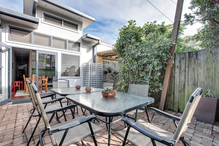 27 Margaret St, Newtown, NSW 2042