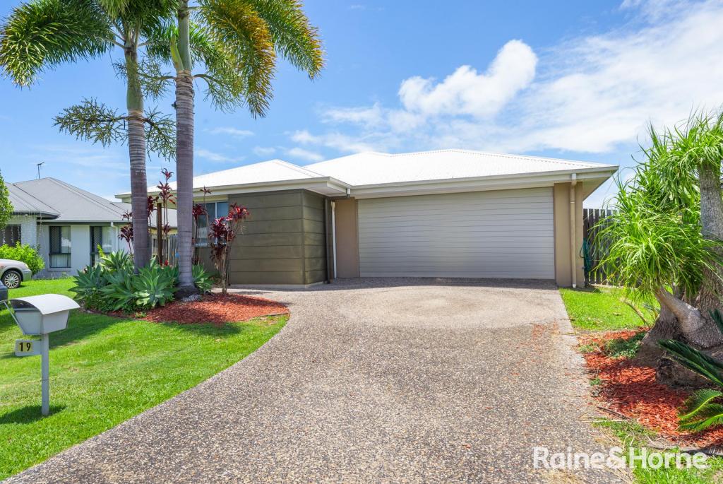 19 Parklane Cres, Beaconsfield, QLD 4740