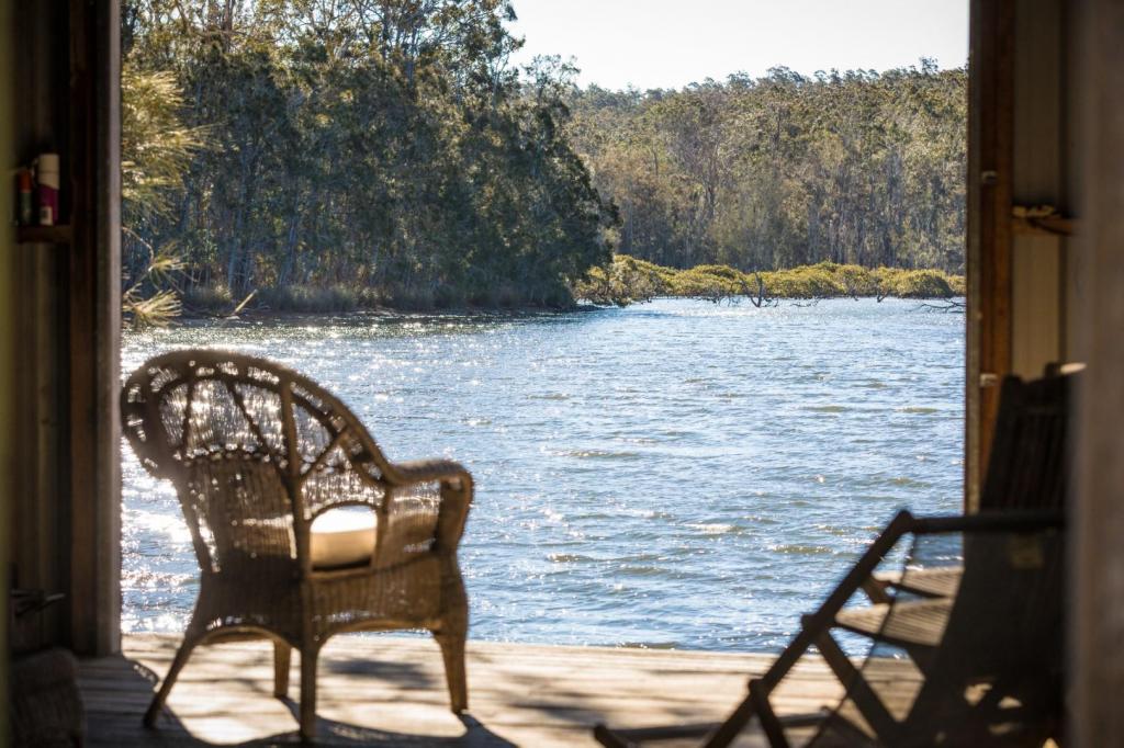 950 Wagonga Scenic Dr, Narooma, NSW 2546