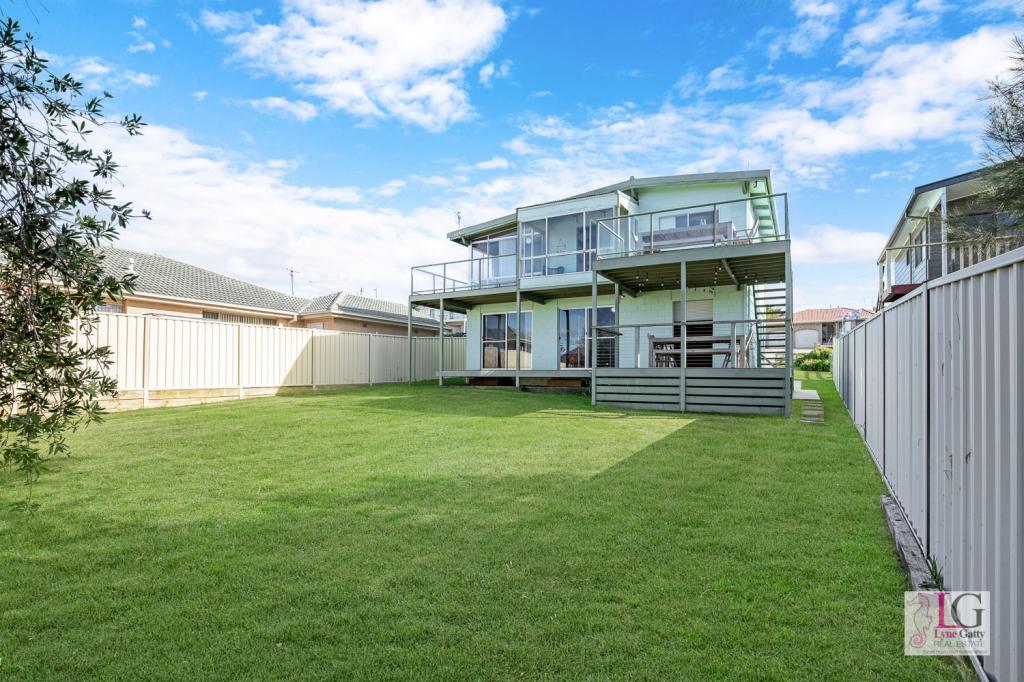 16 Surf St, Tuross Head, NSW 2537