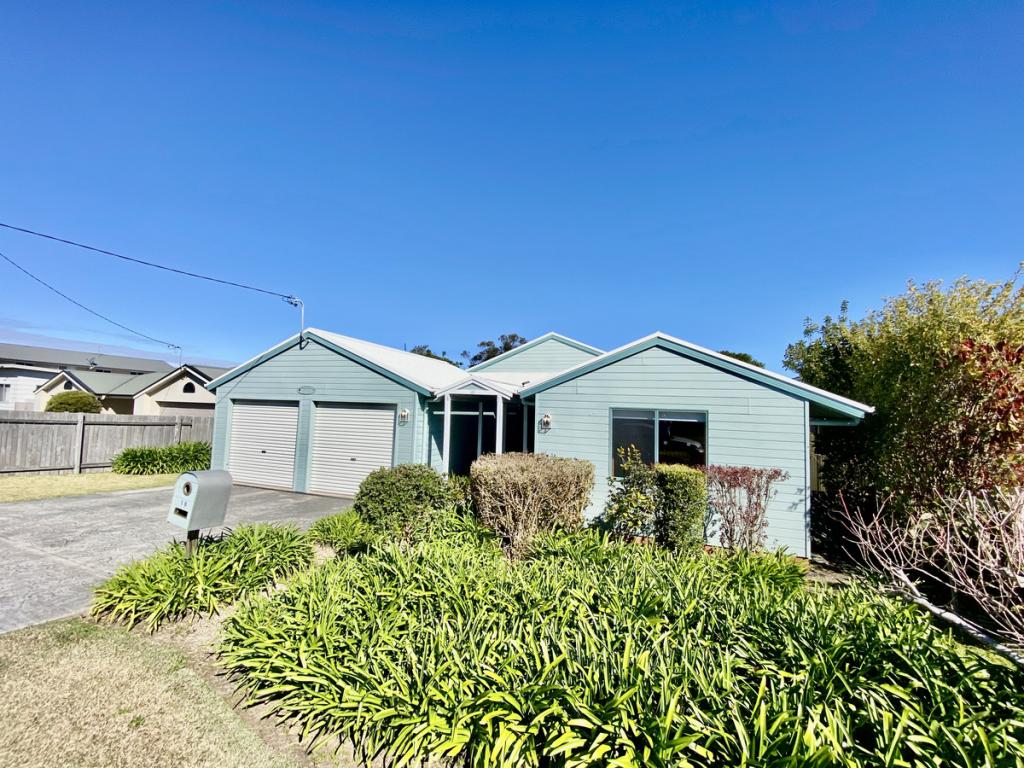 18 Connell St, Old Bar, NSW 2430