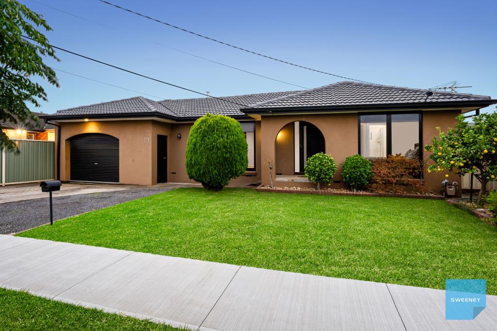 10 Chester Cres, Deer Park, VIC 3023