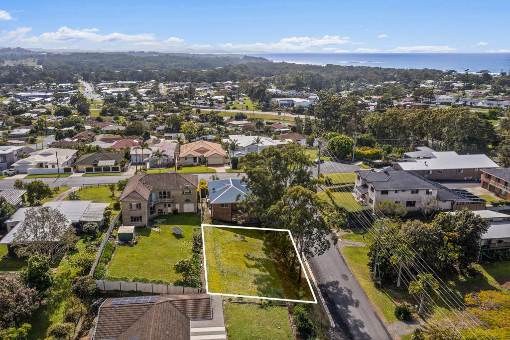 2 ARKAN AVE, WOOLGOOLGA, NSW 2456