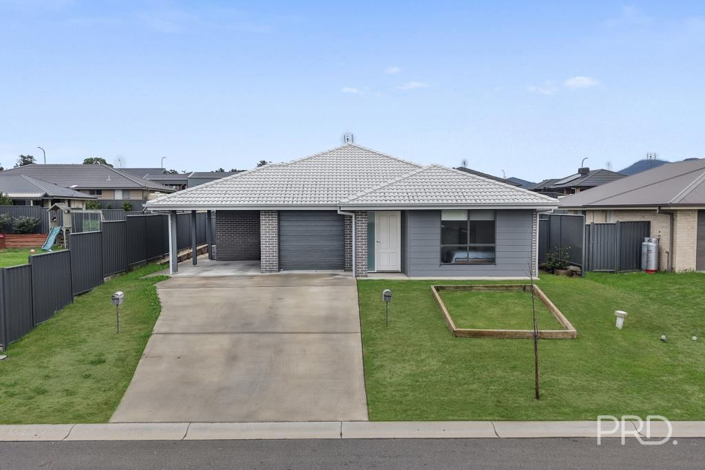 1&2/9 REGINALD DR, KOOTINGAL, NSW 2352