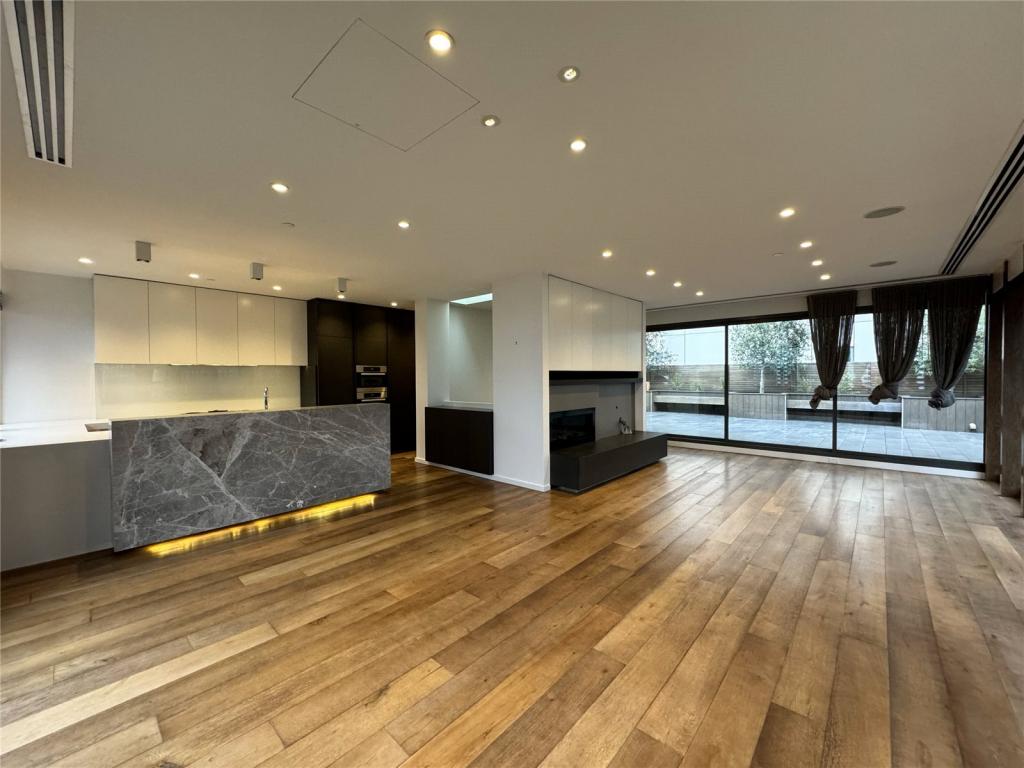 2006/83 QUEENSBRIDGE ST, SOUTHBANK, VIC 3006