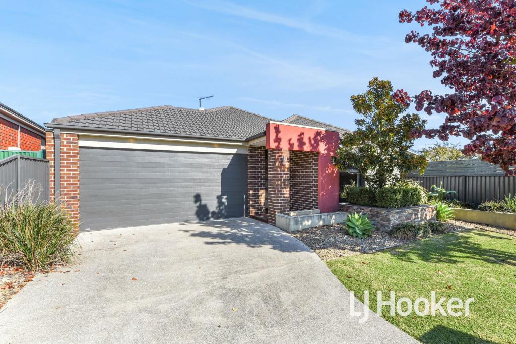 4 Lawrence Cl, Pakenham, VIC 3810