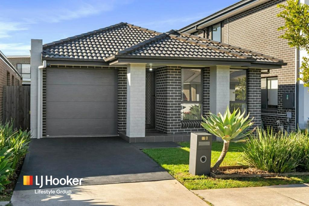 17b Livesy St, Oran Park, NSW 2570