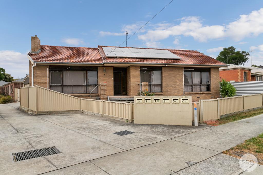 1/5 Whitehorse Rd, Mount Clear, VIC 3350