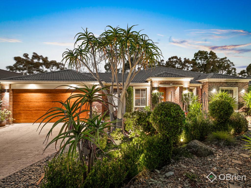 14 YARDLEY CT, BERWICK, VIC 3806