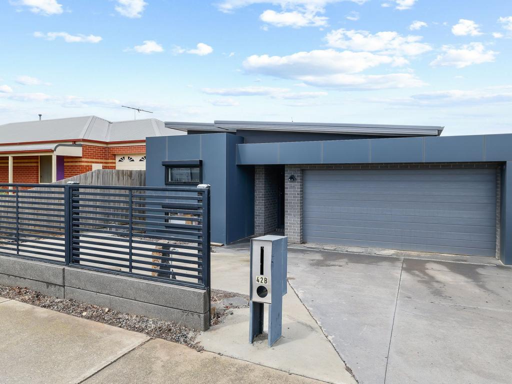 42b Gisborne Rd, Bacchus Marsh, VIC 3340