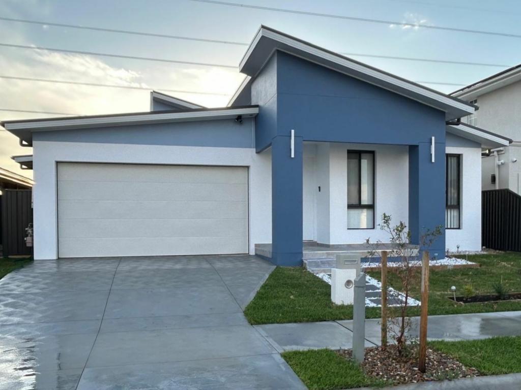 62a Canola St, Oran Park, NSW 2570