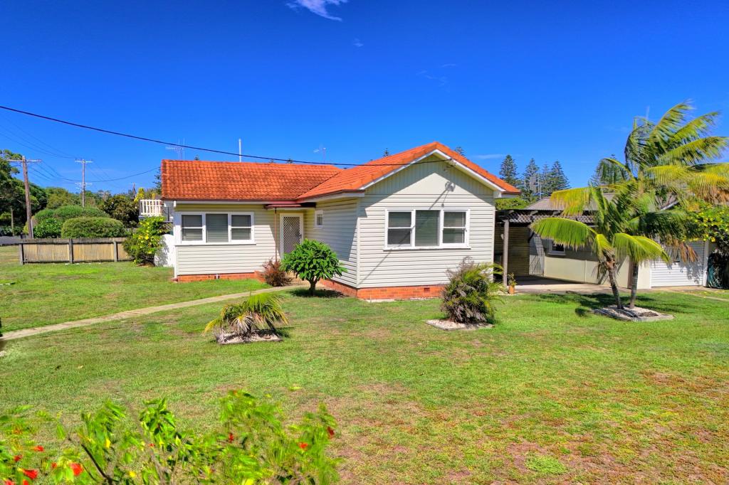 77 Wharf St, Tuncurry, NSW 2428