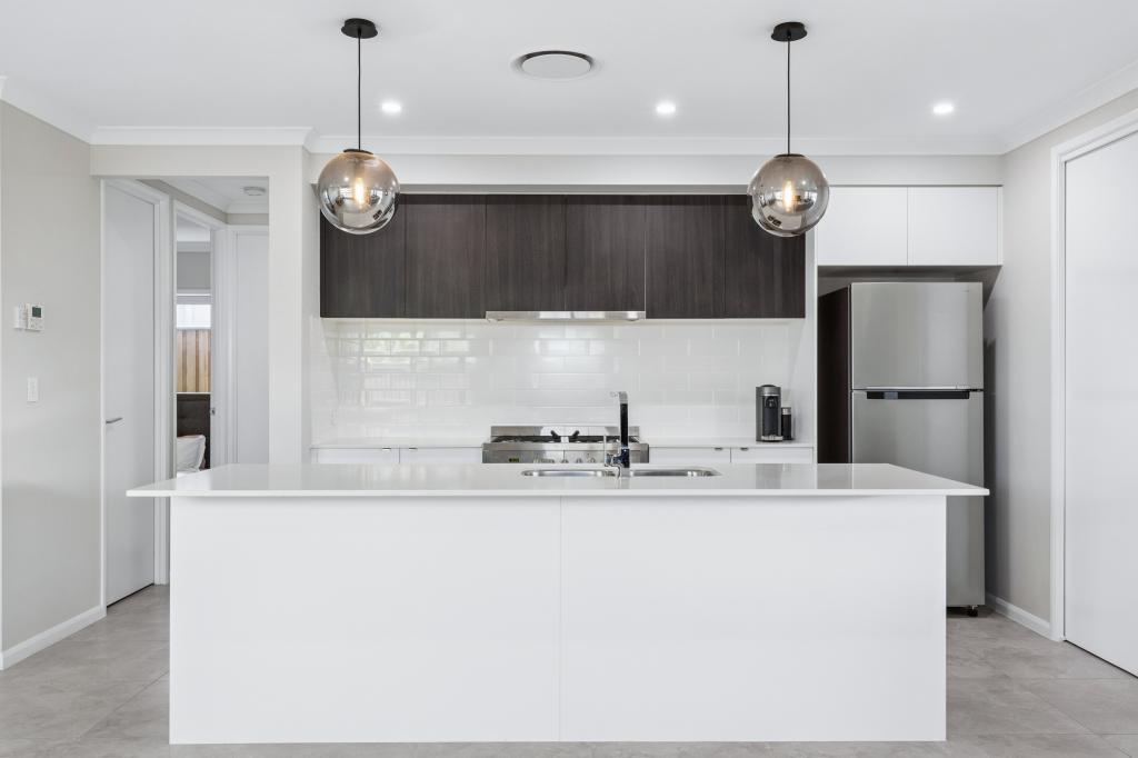 66 LORD HOWE CCT, BANYA, QLD 4551