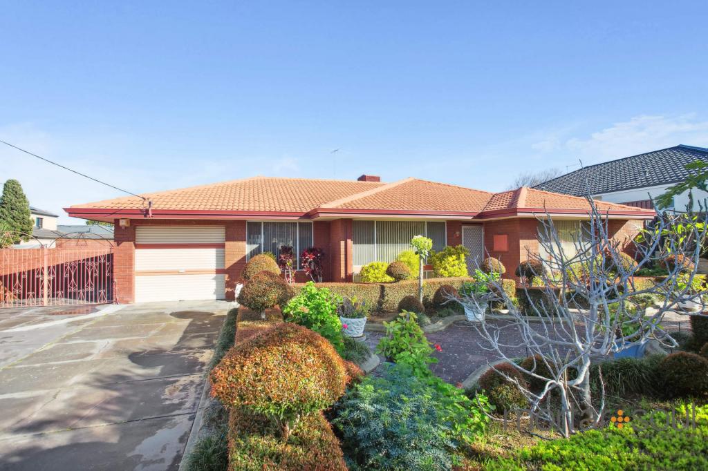 4 Halkin Pl, Hamilton Hill, WA 6163