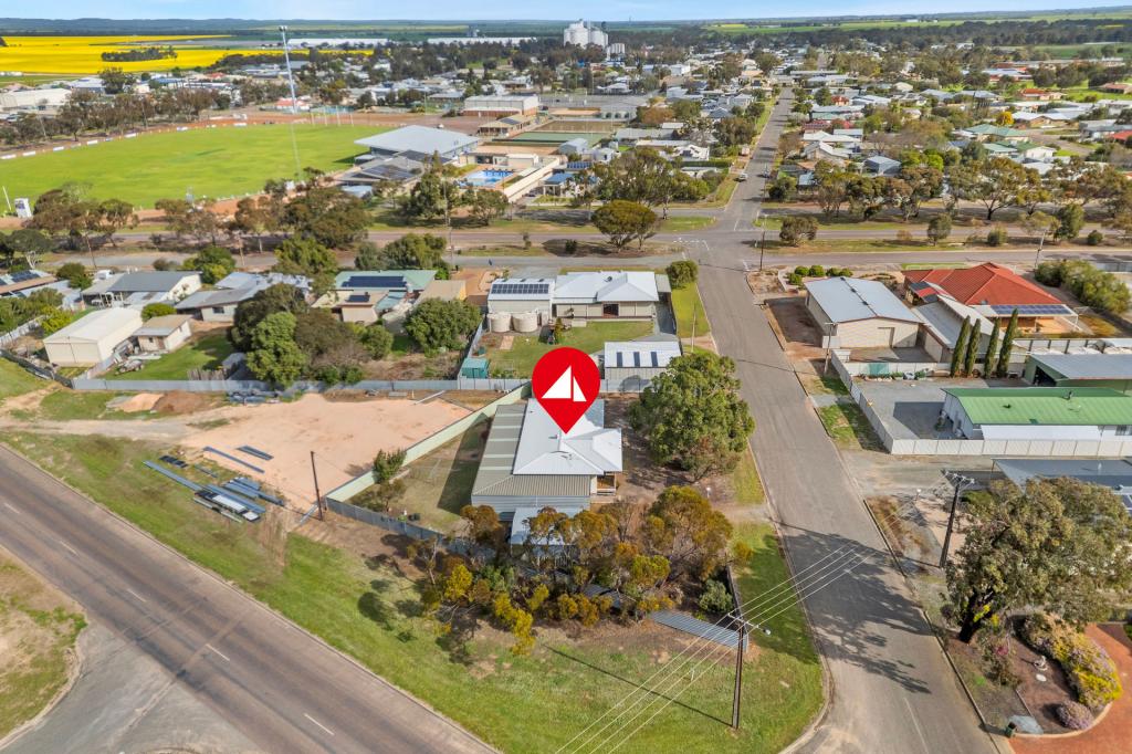 3 Mccracken St, Cummins, SA 5631