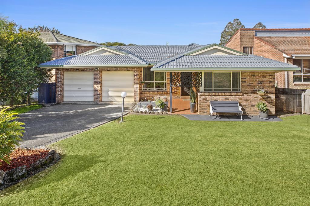 27 De Castella Dr, Boambee East, NSW 2452