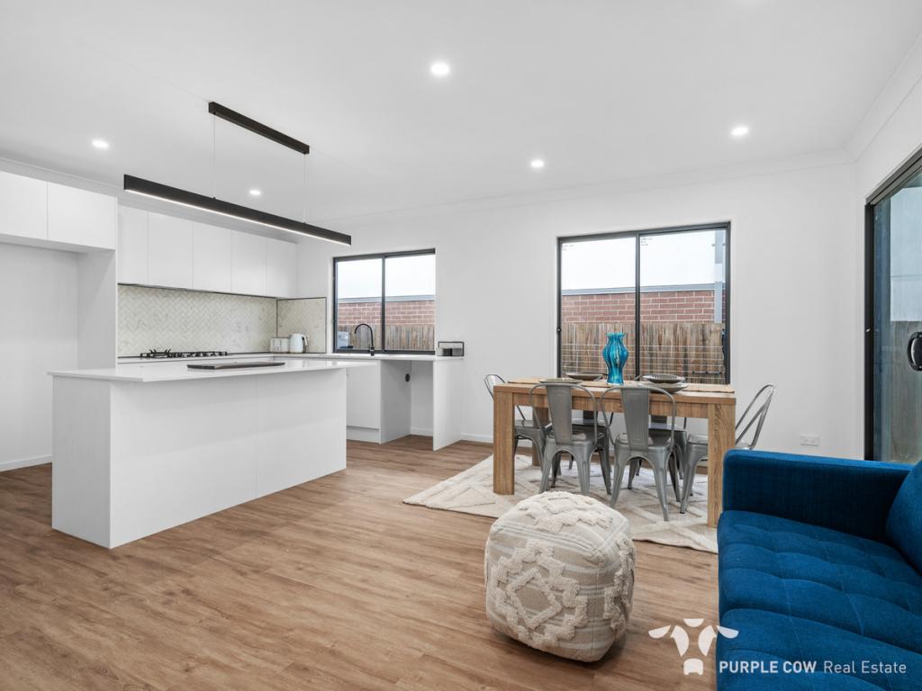 10 Helix Cl, Spring Mountain, QLD 4300