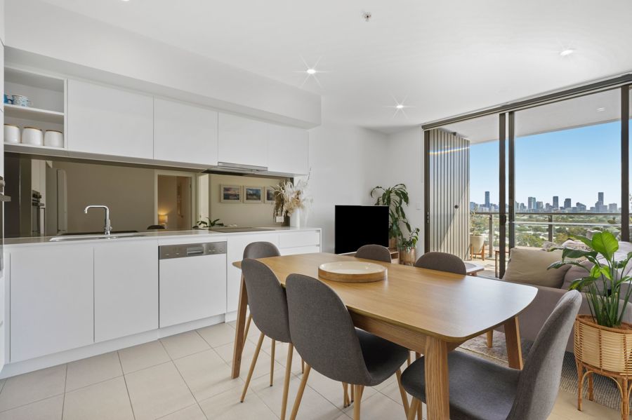 11103 / 300 Old Cleveland Rd, Coorparoo, QLD 4151