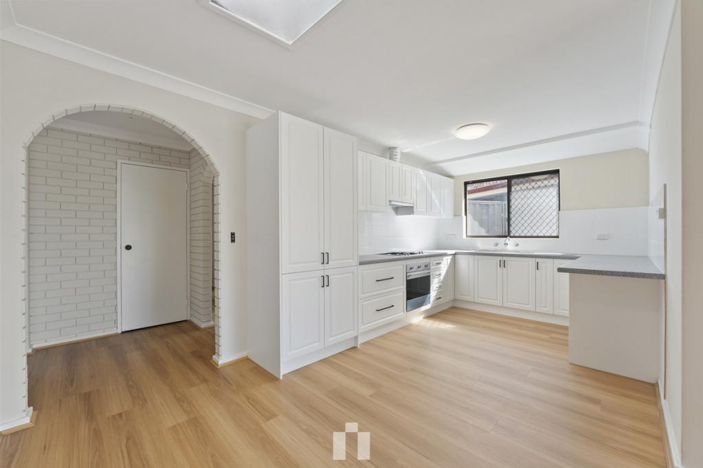 12 Dealy Cl, Cannington, WA 6107