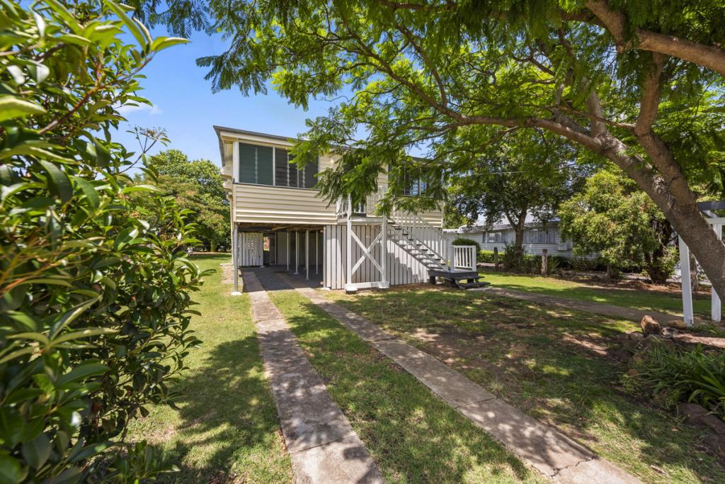 105 East St, Clifton, QLD 4361