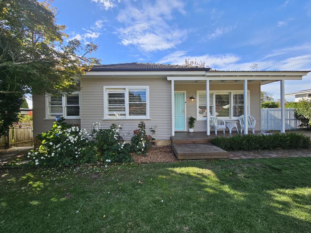 6 Retford Rd, Bowral, NSW 2576