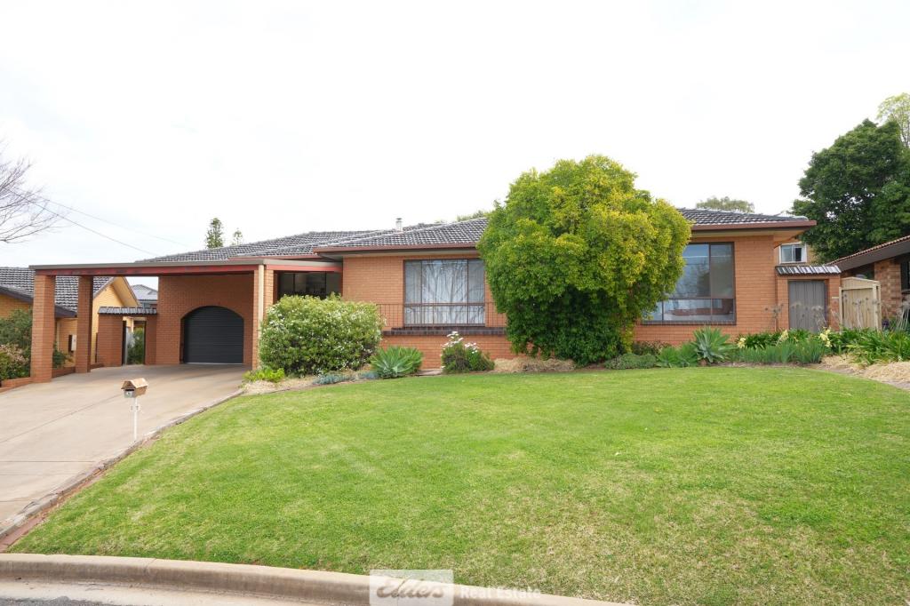 17 Graham St, Griffith, NSW 2680