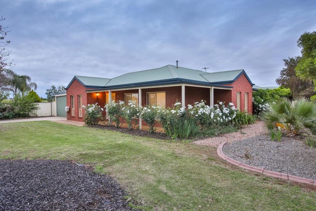 57 Summer Dr, Buronga, NSW 2739