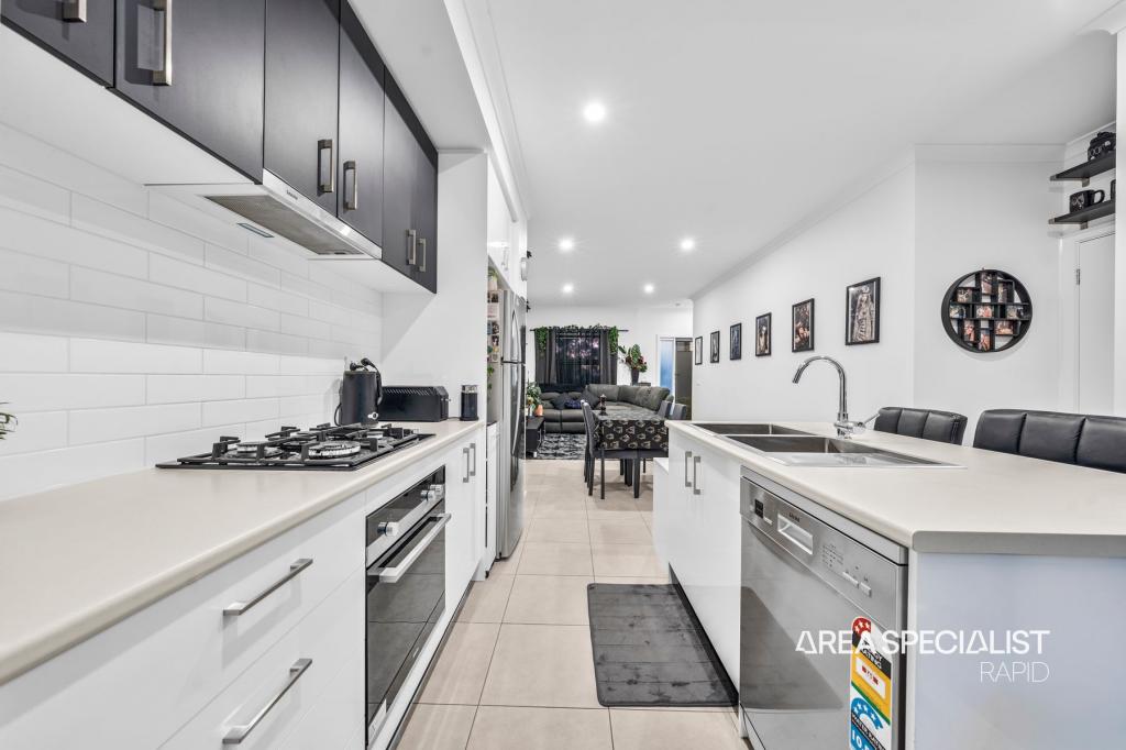 2 Zebra Way, Cranbourne West, VIC 3977