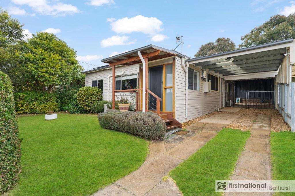 9 Alamein Walk, West Bathurst, NSW 2795