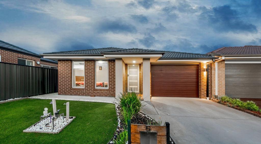 5 Elodea Way, Cranbourne North, VIC 3977
