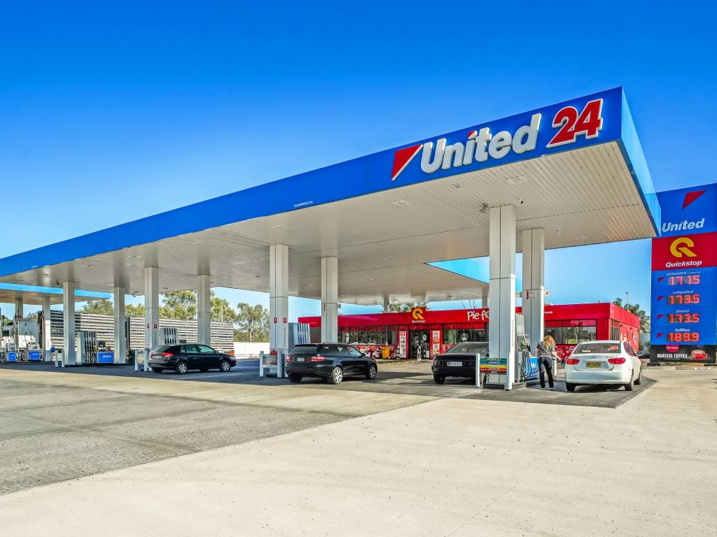 53 MYALL ST, TOMINGLEY, NSW 2869
